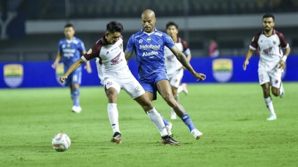 Laga Persib vs PSM Makassar