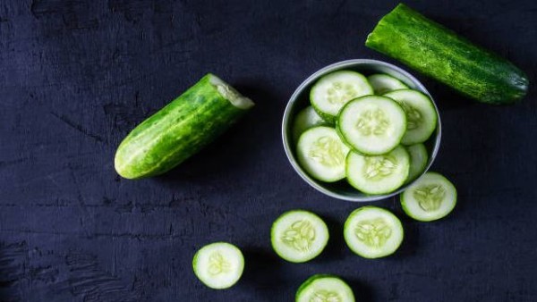 Metode diet mentimun ini menawarkan cara yang praktis dan alami untuk menurunkan berat badan tanpa perlu menjalani program diet yang ketat, menjadikannya pilihan menarik bagi mereka yang ingin menurunkan berat badan secara efektif.