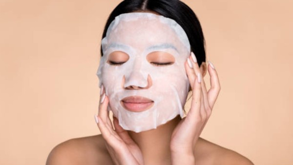 Menurut tim, semua bahan aktifnya bisa diserap 100% ke dalam kulit, lho! Jadi gak ada yang terbuang sia-sia, plus ada sensasi segar dan lembap yang langsung terasa setelah pemakaian.