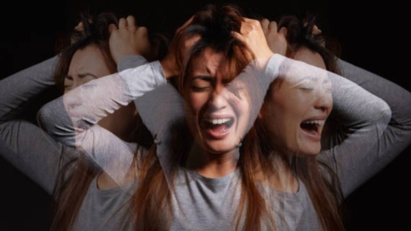 Pil ini bentuknya seperti multivitamin, tapi begitu masuk ke perut, dia berubah jadi bentuk bintang dengan enam "lengan" yang mencegahnya keluar dari lambung terlalu cepat.