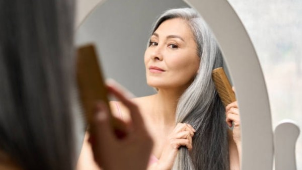 Para ilmuwan menegaskan bahwa perbedaan usia panjang antara pria dan wanita bukan sekadar soal gaya hidup atau perawatan diri, melainkan warisan dari proses evolusi yang panjang.
