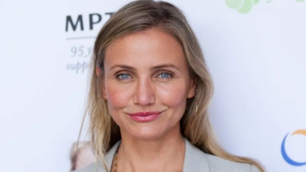 Dengan rambut barunya yang chic, Cameron Diaz tampak semakin percaya diri sekaligus membuktikan bahwa pesonanya tetap tak tergantikan meski sempat lama menjauh dari sorotan.