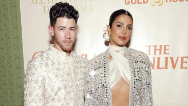 Penampilan Priyanka dan Nick tak hanya menandai kemeriahan Diwali, tetapi juga menjadi simbol cinta dan kebanggaan budaya yang berkilau di panggung dunia.