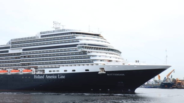 Kapal pesiar Holland America Line Rotterdam yang menjadi lokasi terjadinya wabah norovirus selama pelayaran.