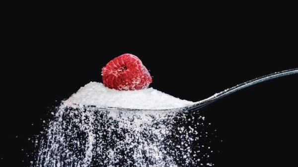 Pemanis buatan banyak digunakan dalam minuman rendah kalori dan makanan olahan.